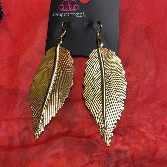 Necklace Set - Picture 4 of 4